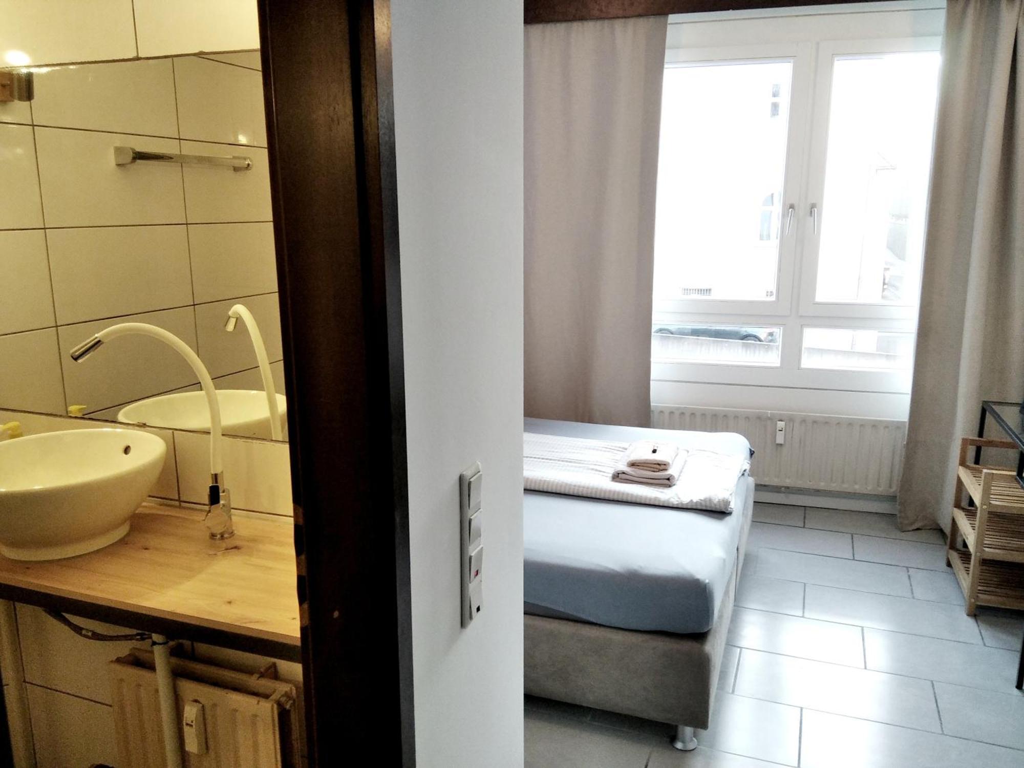 Sroom 118 And 119 In Center Ройтлинген Екстериор снимка
