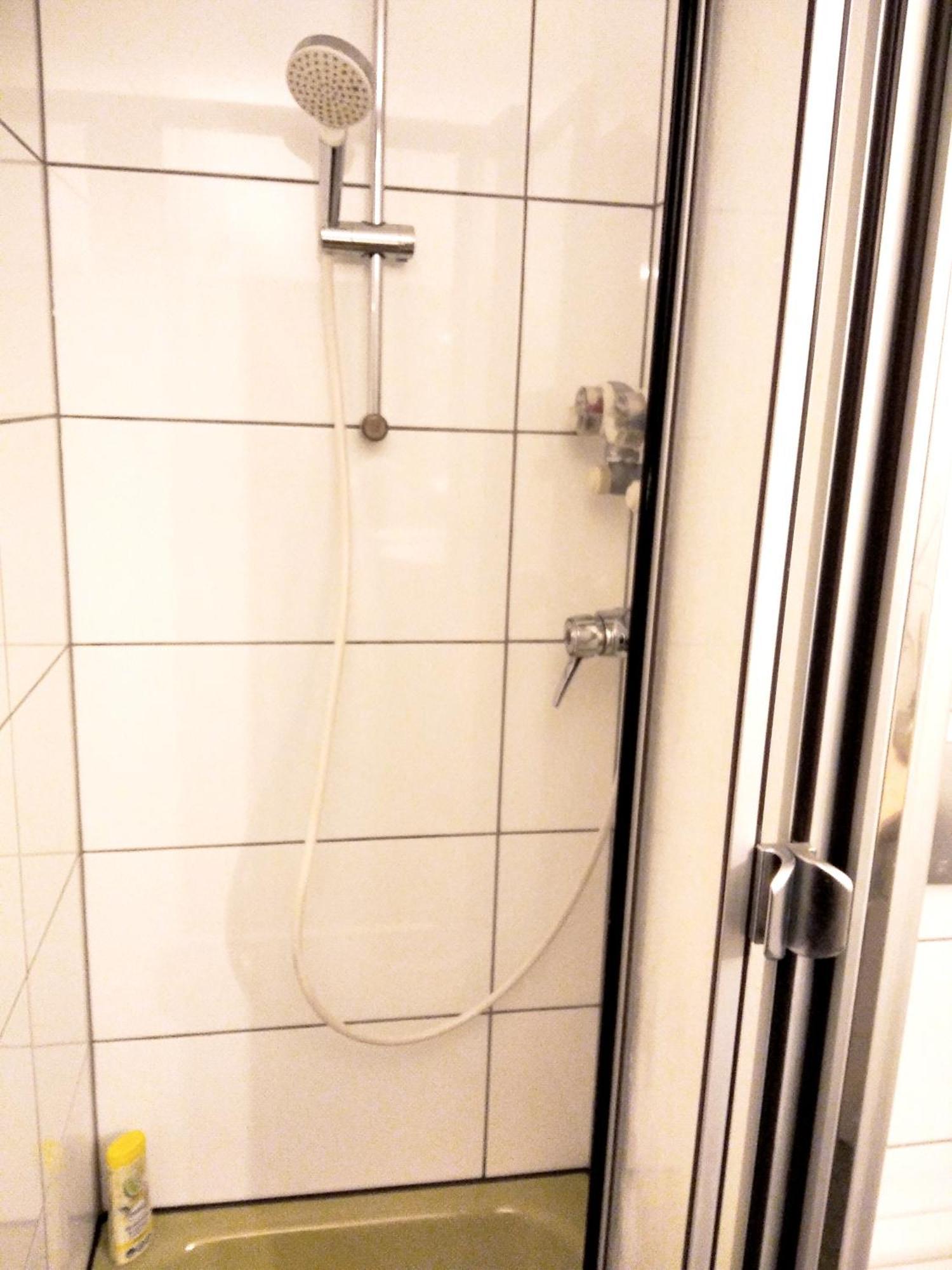 Sroom 118 And 119 In Center Ройтлинген Екстериор снимка
