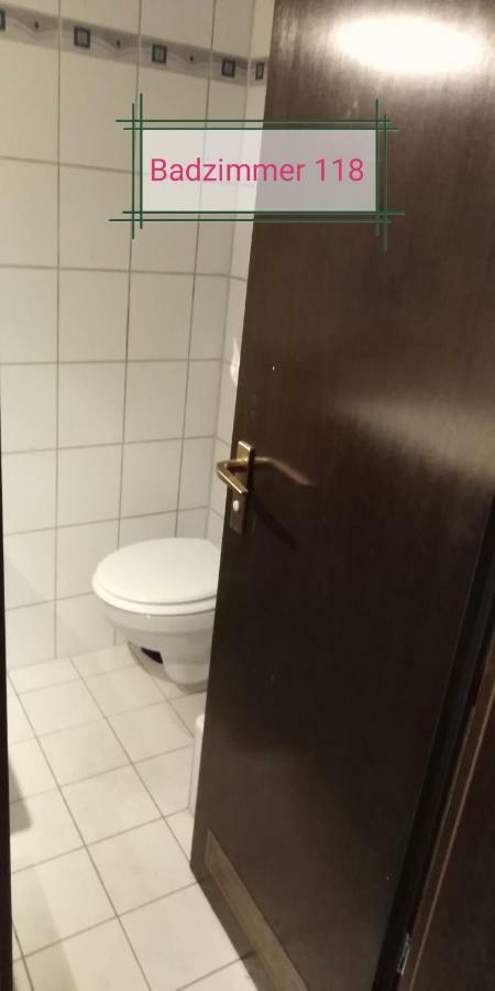 Sroom 118 And 119 In Center Ройтлинген Екстериор снимка